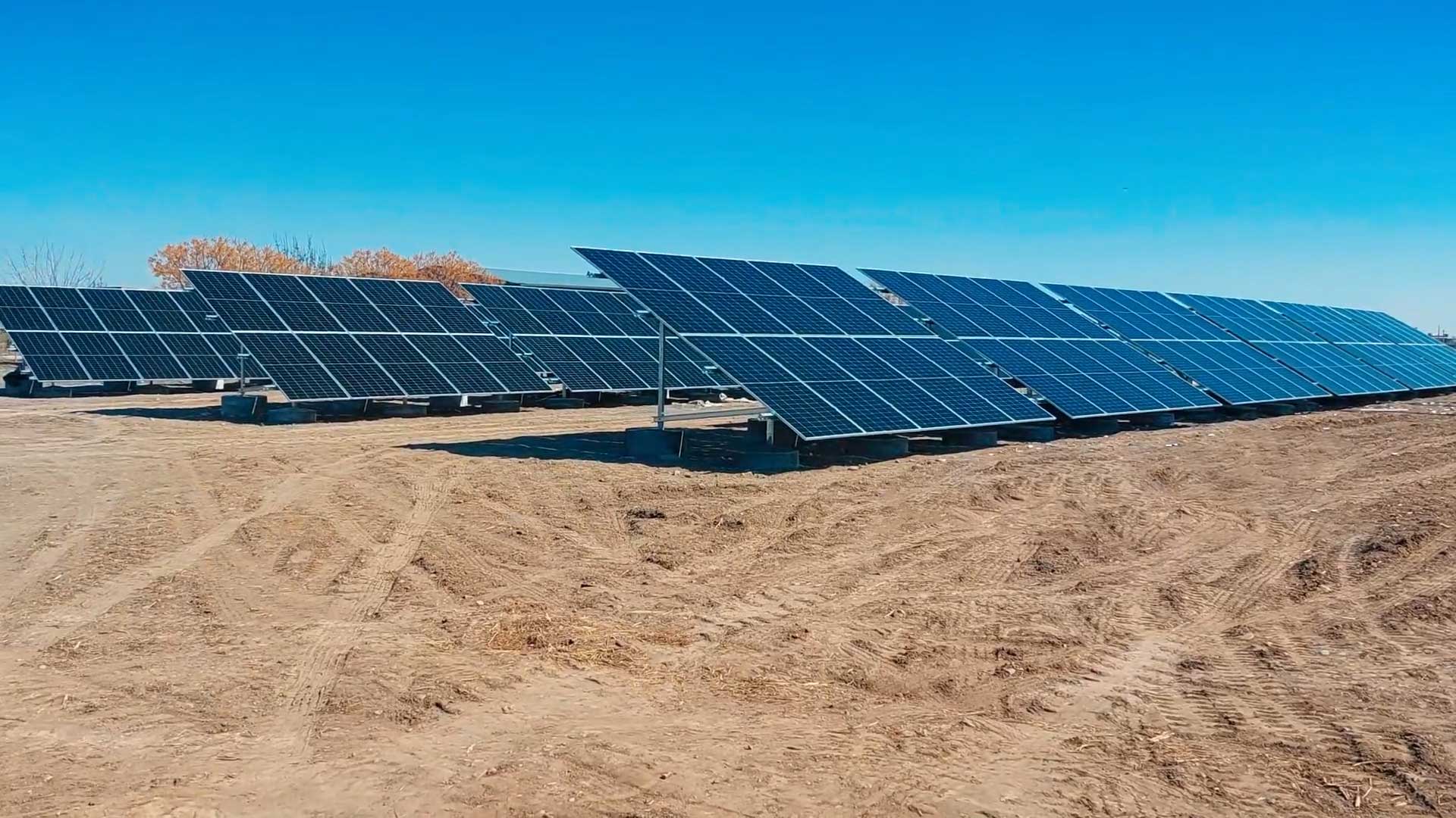 پروژه در حال اجرای نیروگاه خورشیدی ۱۰۰ کیلوواتی